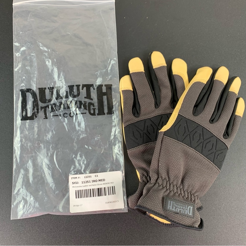 NWT Duluth Iron Ore everyday leather and nylon gloves.